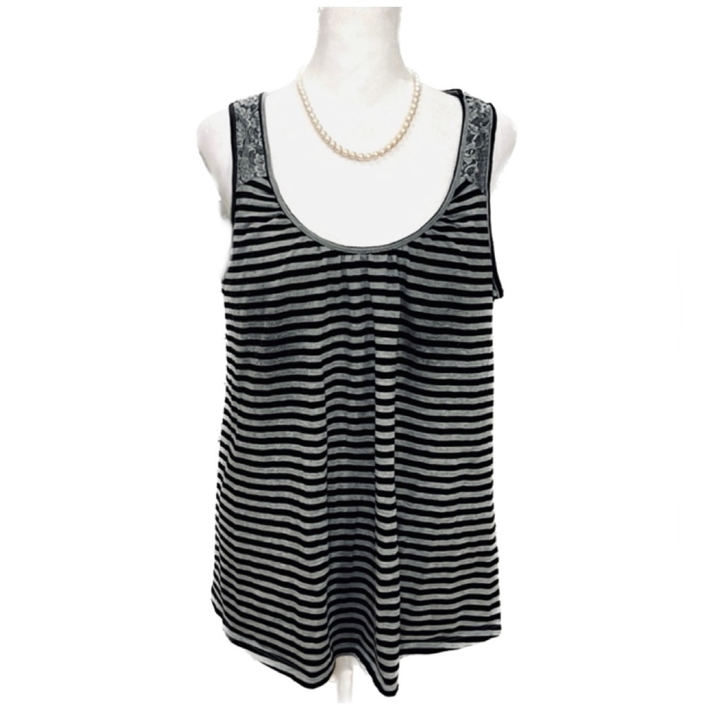 Bump In The Night Gray & Black Stripped Top, Built In Shelf Bra, Women’s Size M.